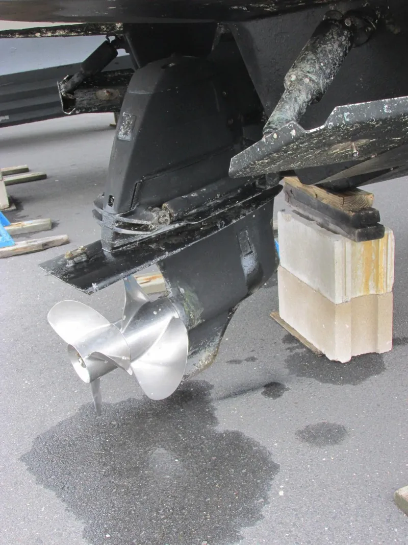 Slide: The Image of 2011 Chaparral 264 Sunesta boat propeller and stern drive on display. - 38