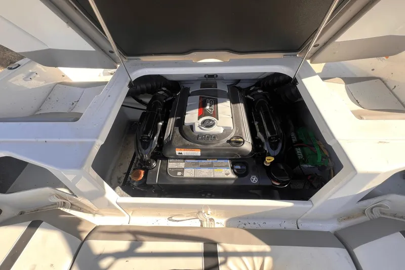 Slide: The Image of Four Winns 190 Horizon 2021 - 12