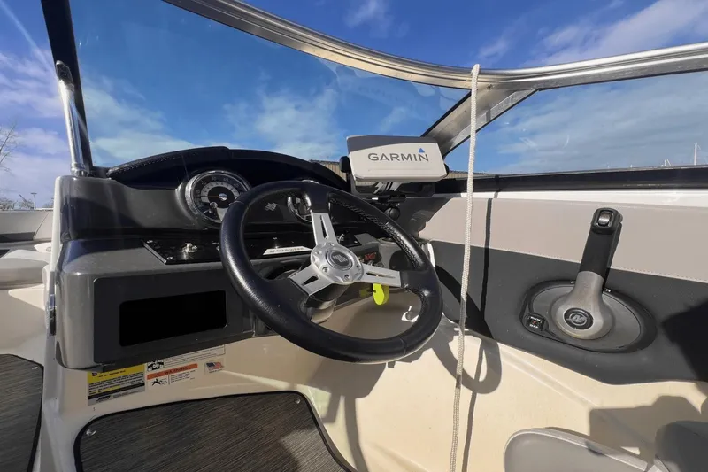 Slide: The Image of Four Winns 190 Horizon 2021 - 21