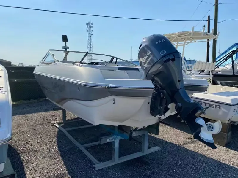 Slide: The Image of Stingray 204 LR 2016 - 2