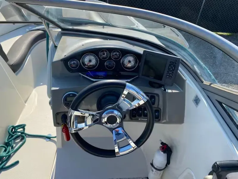 Slide: The Image of Stingray 204 LR 2016 - 3