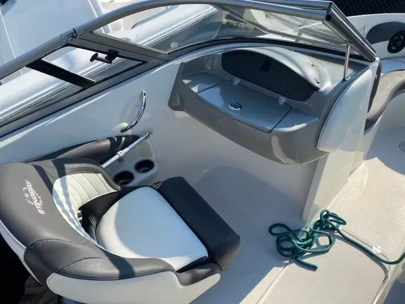 Slide: The Image of Stingray 204 LR 2016 - 6