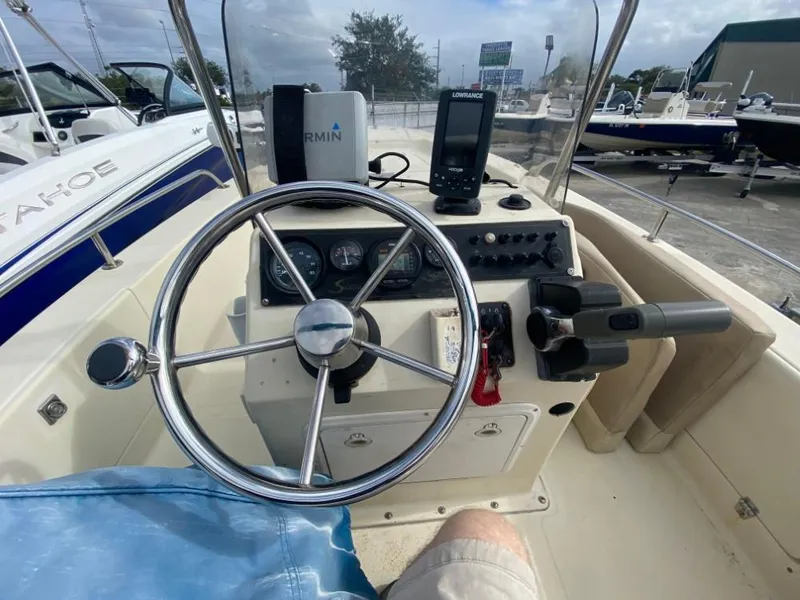 Slide: The Image of Scout 162 Sportfish 1999 - 4
