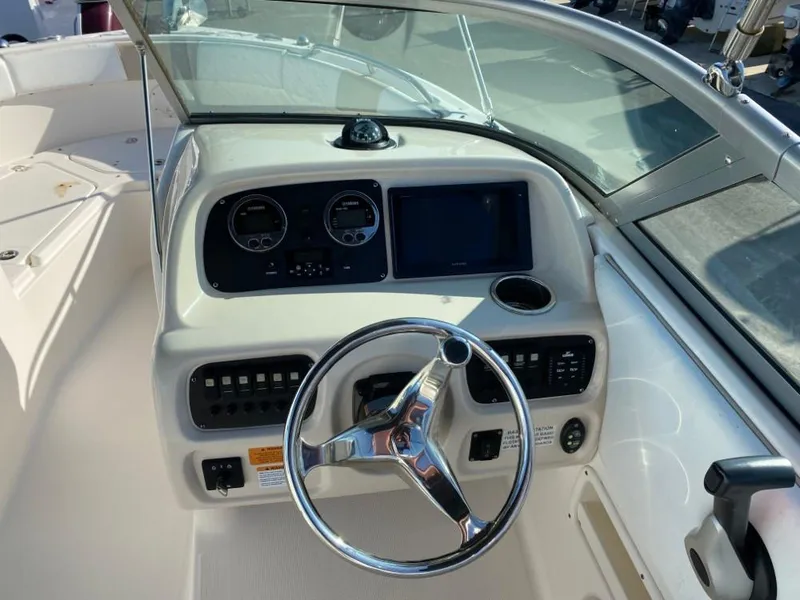 Slide: The Image of Robalo R227 Dual Console 2019 - 3
