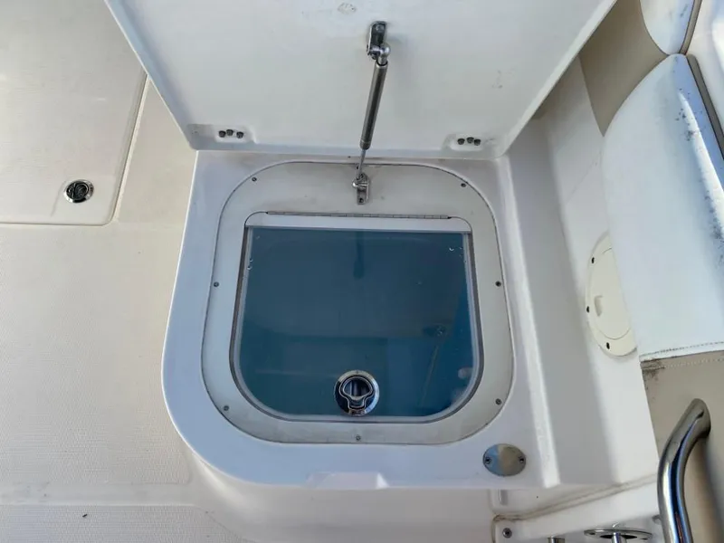 Slide: The Image of Robalo R227 Dual Console 2019 - 7