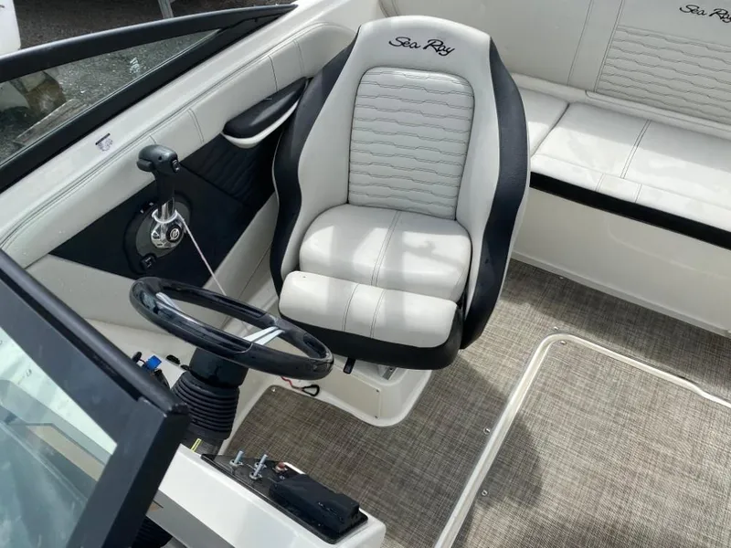 Slide: The Image of Sea Ray SPX 190 Outboard 2021 - 5