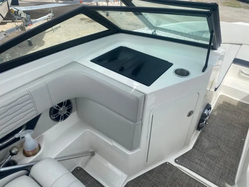 Slide: The Image of Sea Ray SPX 190 Outboard 2021 - 7