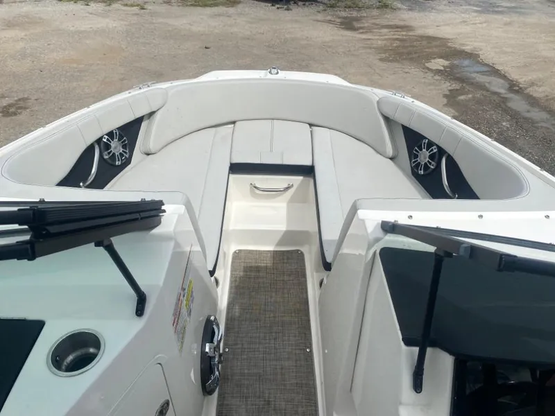 Slide: The Image of Sea Ray SPX 190 Outboard 2021 - 8