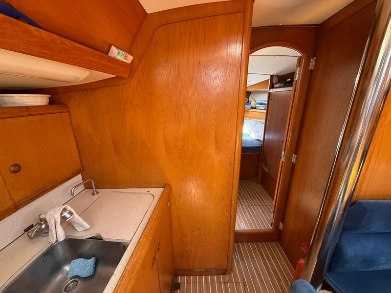 Slide: The Image of Jeanneau Sun Odyssey 42.2 1999 - 60