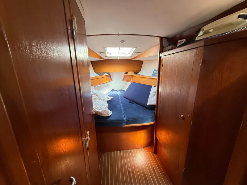 Slide: The Image of Jeanneau Sun Odyssey 42.2 1999 - 69