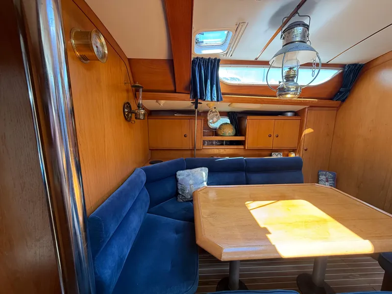 Slide: The Image of Jeanneau Sun Odyssey 42.2 1999 - 74