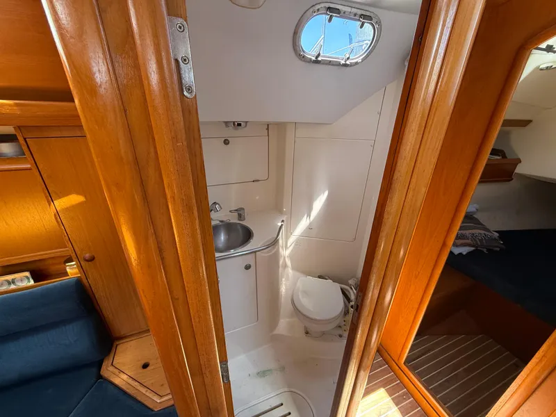 Slide: The Image of Jeanneau Sun Odyssey 42.2 1999 - 79