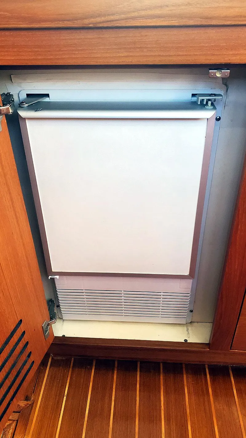 Slide: The Image of Ice Maker - 12