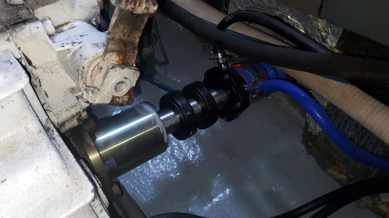 Slide: The Image of Dripless Shaft Seal Starboard - 41