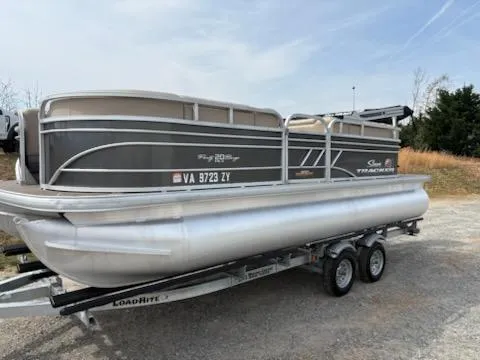 Slide: The Image of 2023 Sun Tracker Party Barge 20 DLX pontoon boat on a trailer. - 38