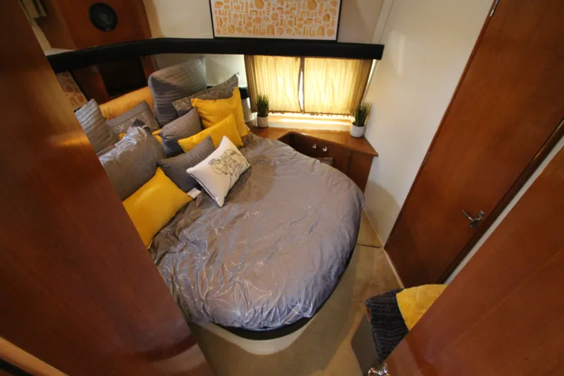 Slide: The Image of Carver 366 Motor Yacht 2002 - 51