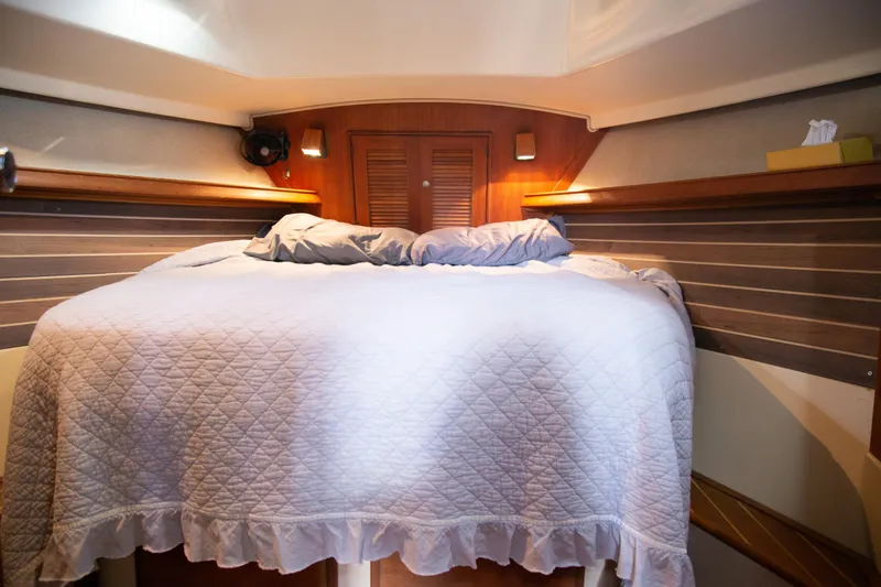 Slide: The Image of Easy access from both sides - 3