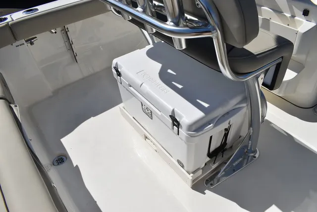 Slide: The Image of Key West Boats 203 FS 2026 - 28