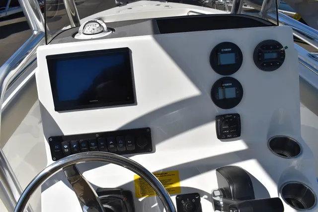 Slide: The Image of Key West Boats 203 FS 2026 - 33