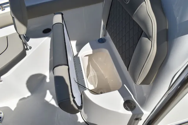 Slide: The Image of Key West Boats 203 FS 2026 - 42