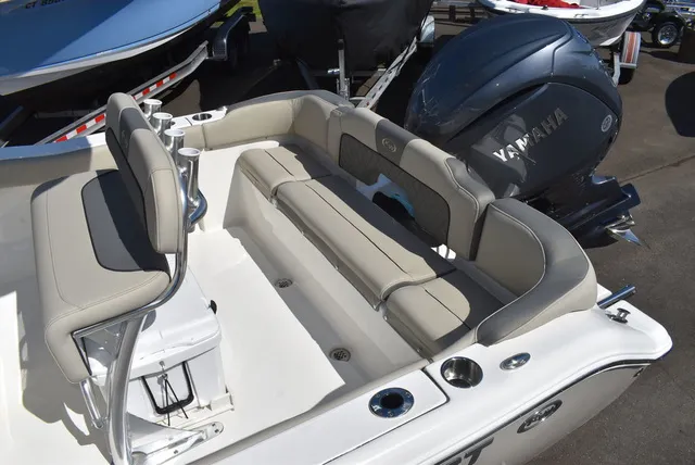 Slide: The Image of Key West Boats 203 FS 2026 - 9