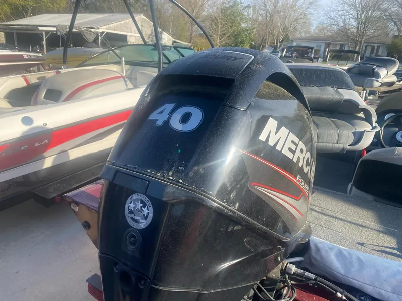 Slide: The Image of 2018 Tracker Pro 170 boat with Mercury 40 horsepower outboard motor. - 6