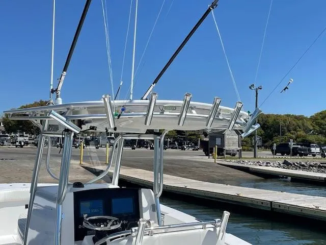 Slide: The Image of Center console of a 2007 Southport 28 CC boat at a dock. - 14