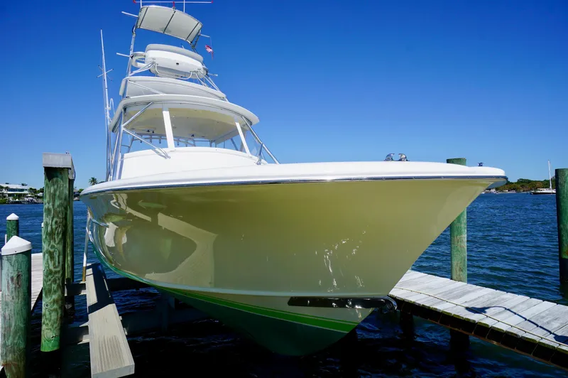 Slide: The Image of Dixon 34 Osprey - Bow - 12