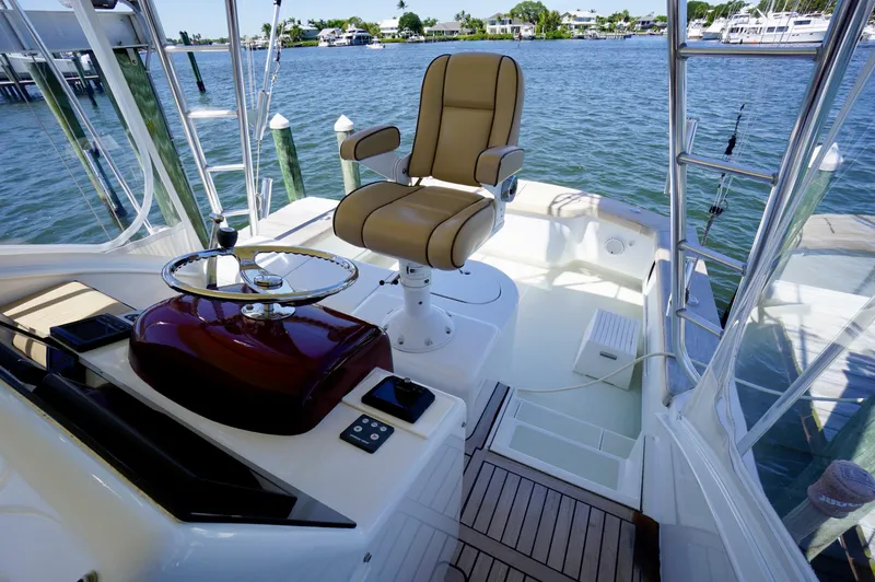 Slide: The Image of Dixon 34 Osprey - Helm - 2