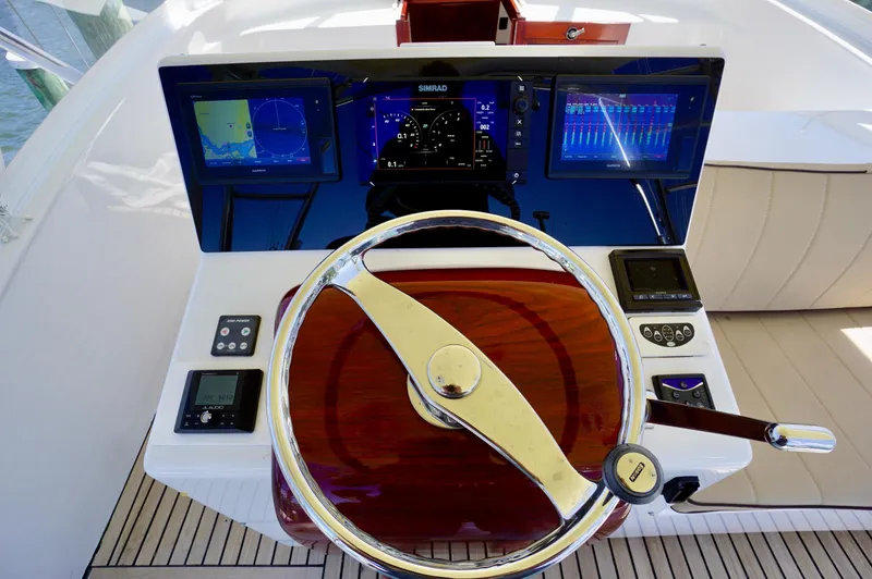 Slide: The Image of Dixon 34 Osprey - Helm - 3