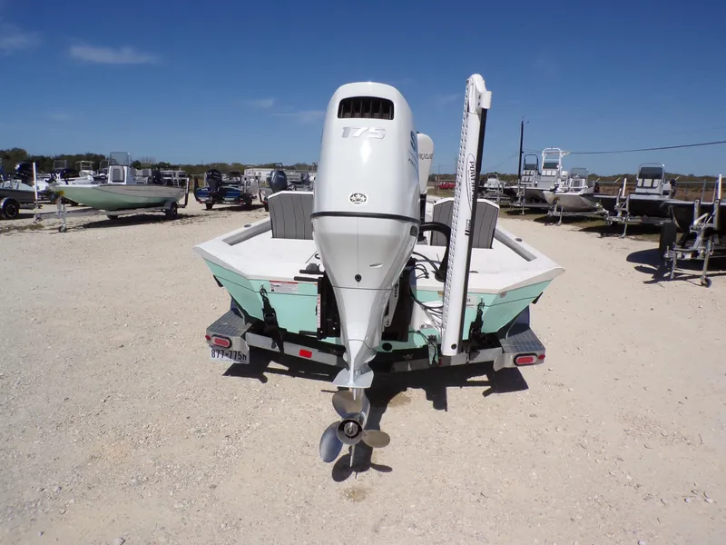 Slide: The Image of Vexus AVX2180CC 2023 - 10