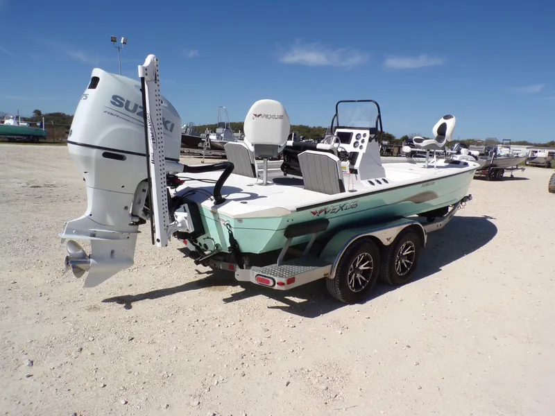 Slide: The Image of Vexus AVX2180CC 2023 - 9