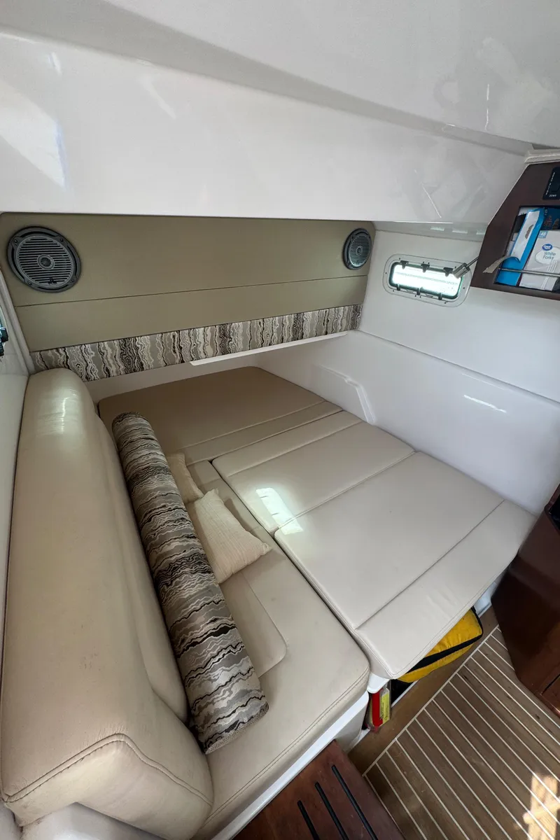 Slide: The Image of Everglades 435 Center Console 2016 - 57