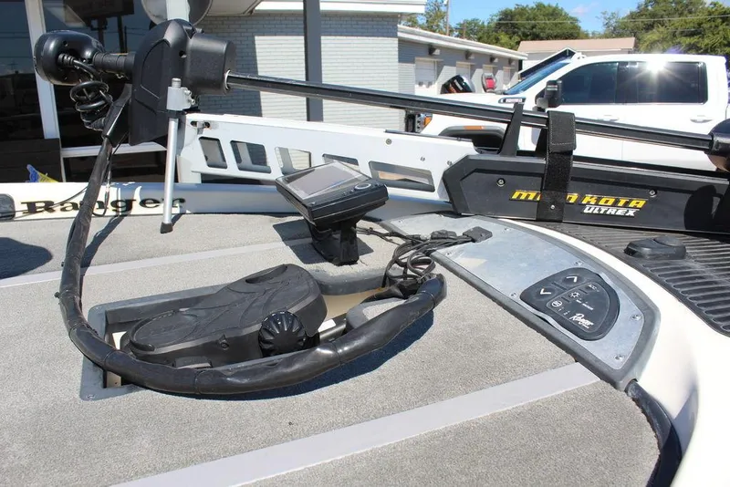 Slide: The Image of 2007 Ranger Z21 boat deck with Minn Kota Ultrex trolling motor and foot pedal controls. - 23