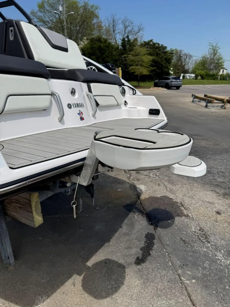 Slide: The Image of Yamaha 252SE 2021 - 64