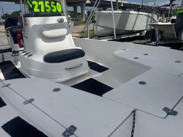 Slide: The Image of 2010 NauticStar 2110 Nautic Bay boat for sale, priced at $27,550. - 19