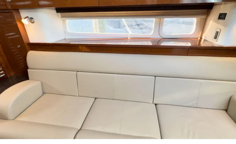 Slide: The Image of Sea Ray 370 Sundancer 2014 - 53