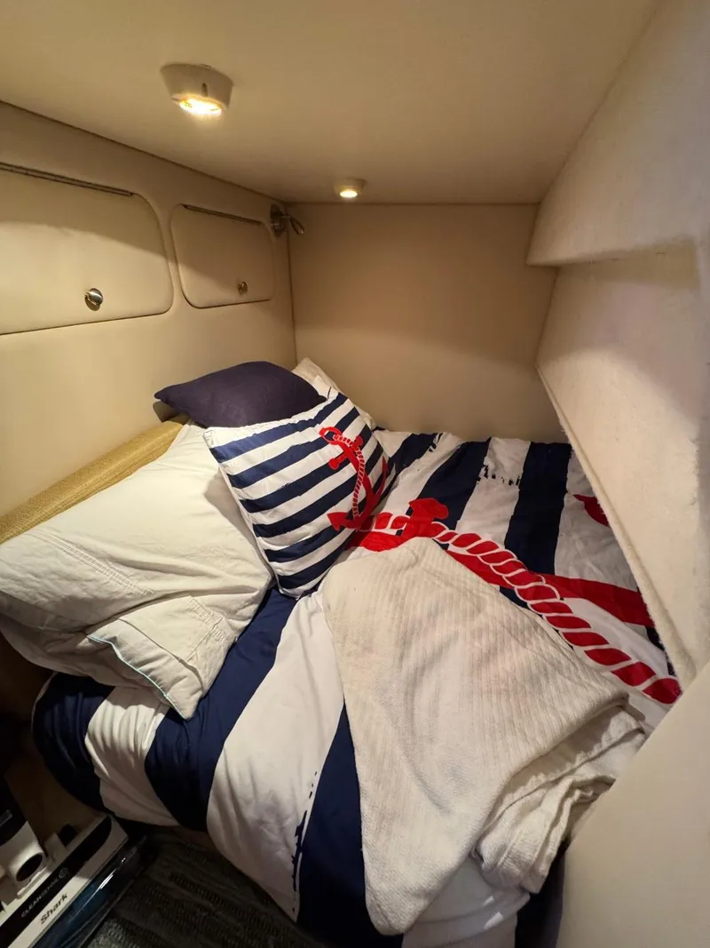 Slide: The Image of Meridian 381 Sedan 2003 - 50