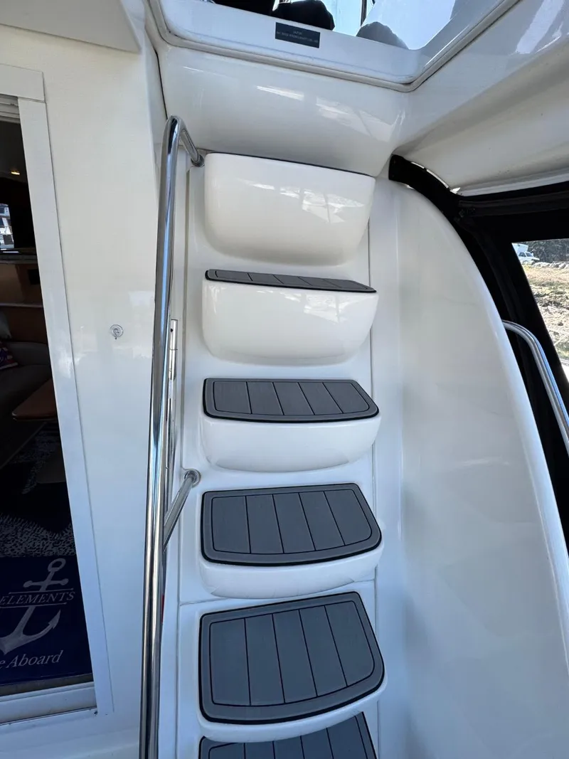 Slide: The Image of Meridian 381 Sedan 2003 - 51