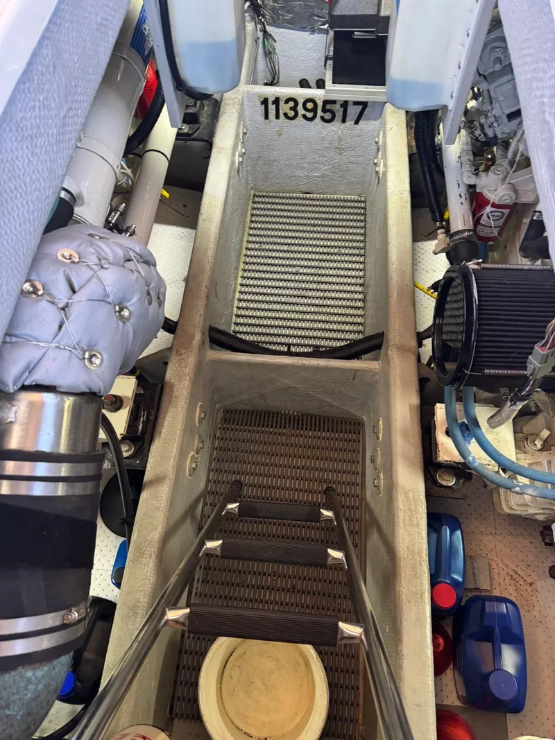 Slide: The Image of Meridian 381 Sedan 2003 - 54