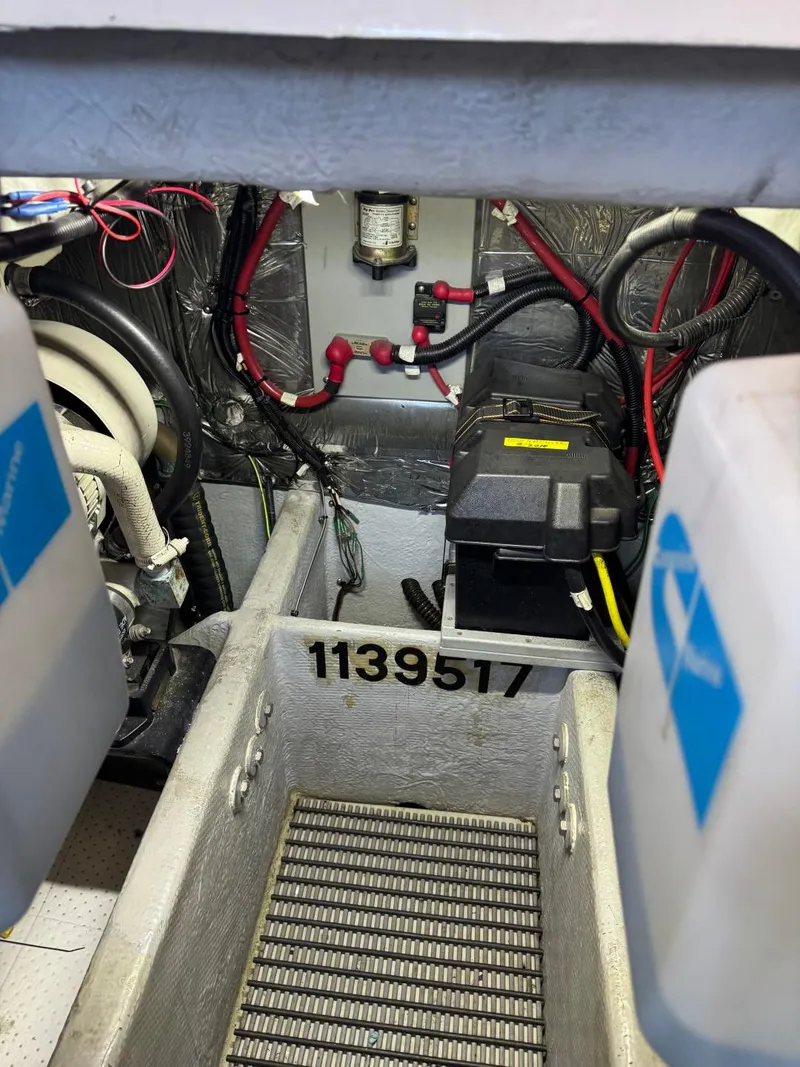 Slide: The Image of Meridian 381 Sedan 2003 - 58