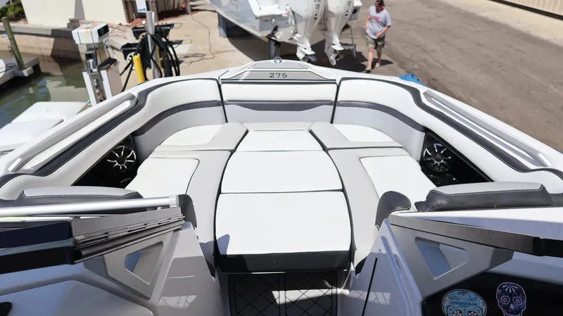Slide: The Image of 2020 Yamaha Boats 275 SD interior with spacious seating and modern design. - 39