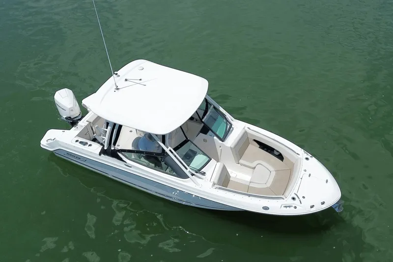 Slide: The Image of Boston Whaler 240 Vantage 2021 - 7