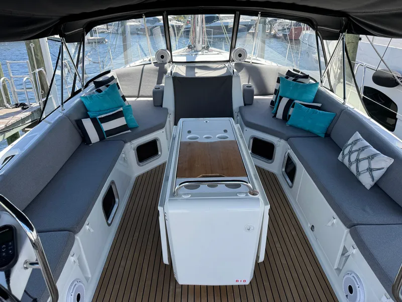 Slide: The Image of Jeanneau 54 2021 - 54