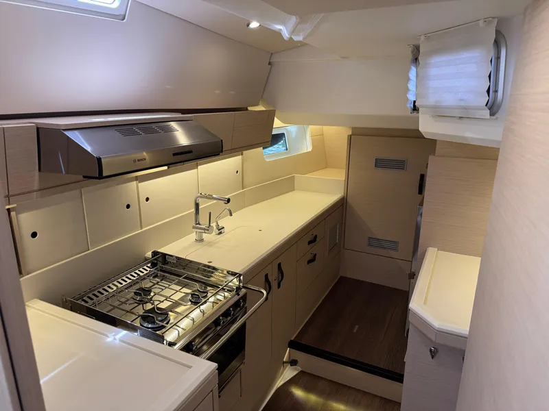 Slide: The Image of Jeanneau 54 2021 - 60