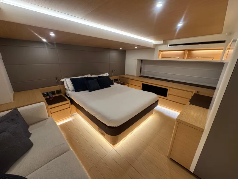 Slide: The Image of Pardo E60 2022 - 62