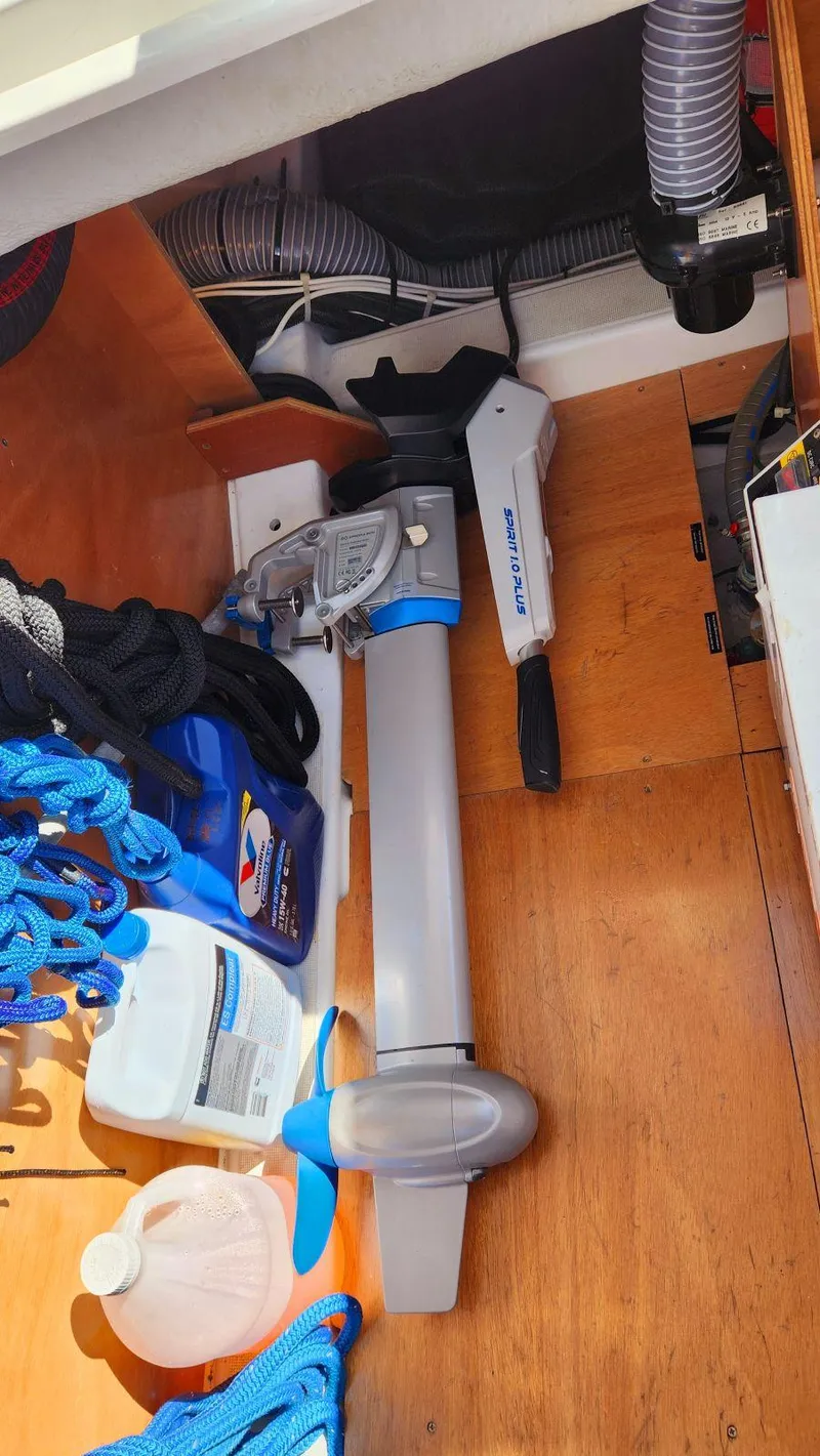 Slide: The Image of Beneteau Swift Trawler 34 2015 - 77