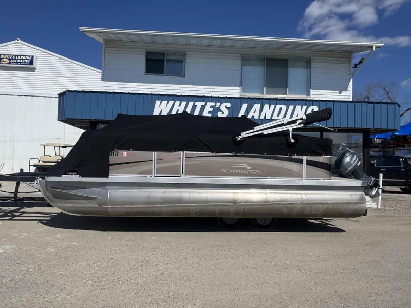 Slide: The Image of 2015 Bennington 20 SL pontoon boat at White's Landing marina. - 5