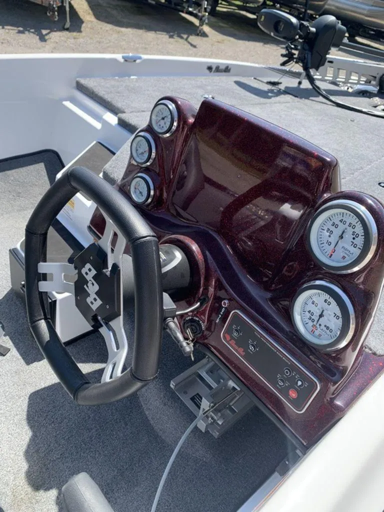 Slide: The Image of Bass Cat Bobcat 2024 - 8