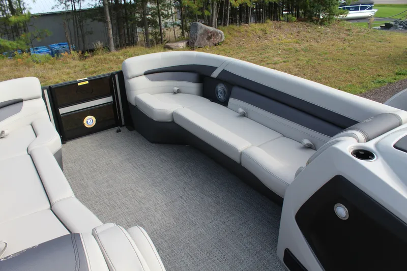 Slide: The Image of Barletta Cabrio 24UC 2025 - 11